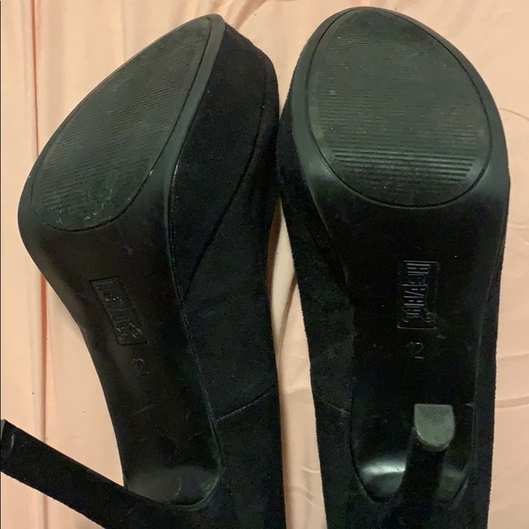 Black suede pumps (size 12) - Picture 3 of 3